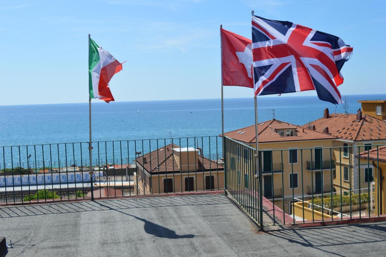 Hotel Geppi Pietra Ligure Exteriér fotografie